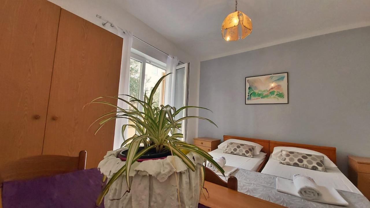 Apartments Mandalinic Omiš Eksteriør billede