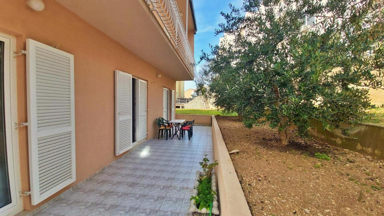 Apartments Mandalinic Omiš Eksteriør billede