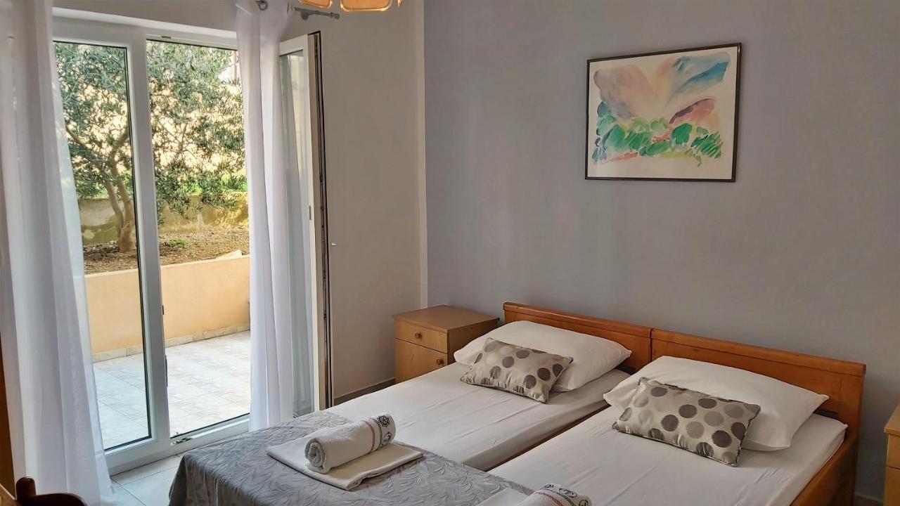 Apartments Mandalinic Omiš Eksteriør billede