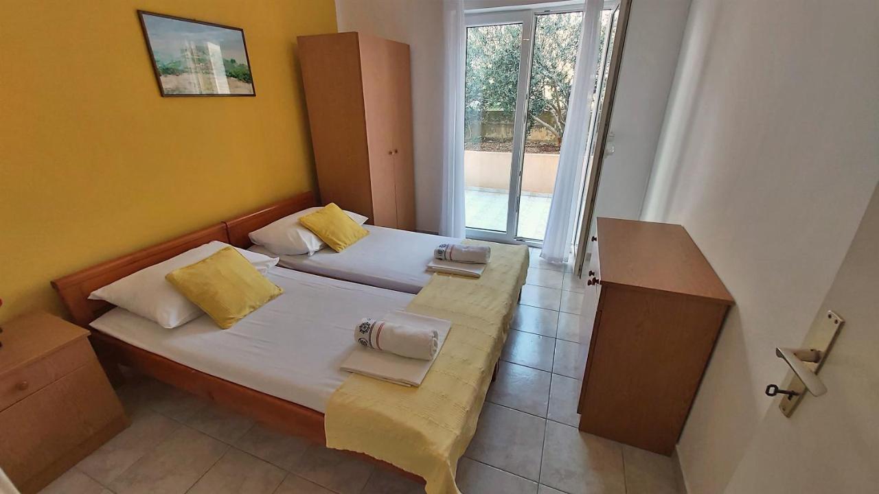Apartments Mandalinic Omiš Eksteriør billede