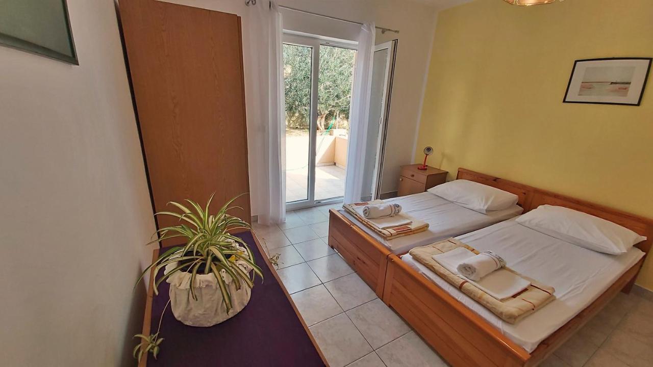 Apartments Mandalinic Omiš Eksteriør billede