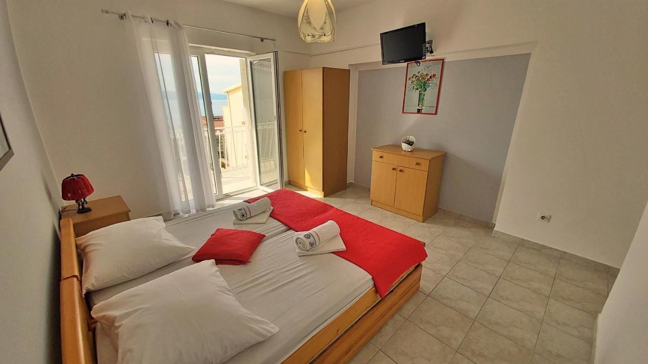 Apartments Mandalinic Omiš Eksteriør billede