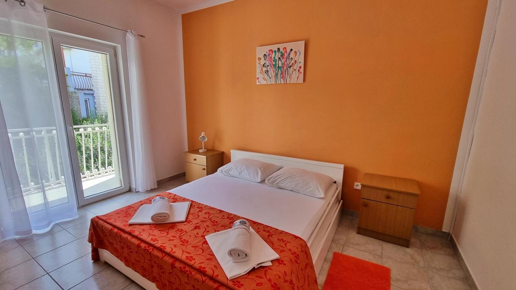 Apartments Mandalinic Omiš Eksteriør billede