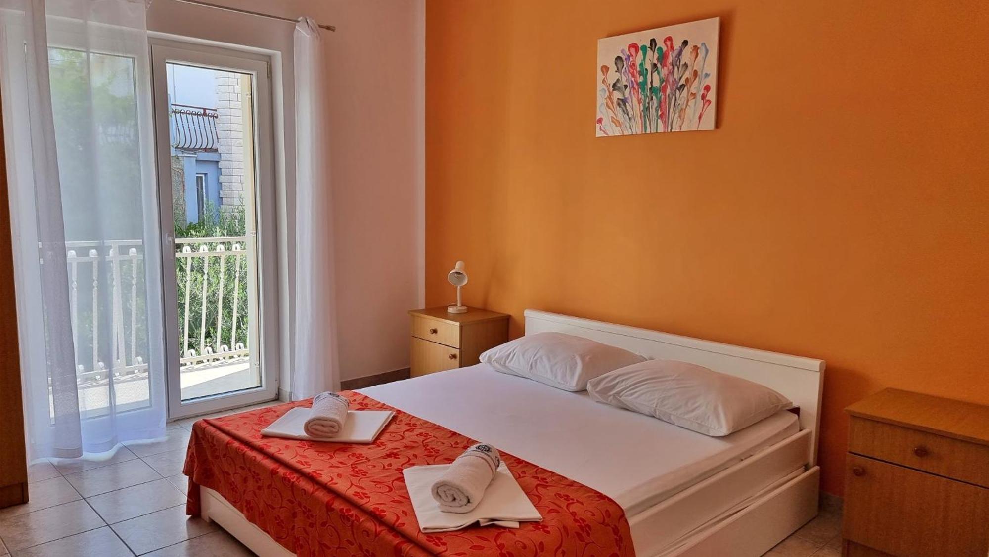 Apartments Mandalinic Omiš Eksteriør billede