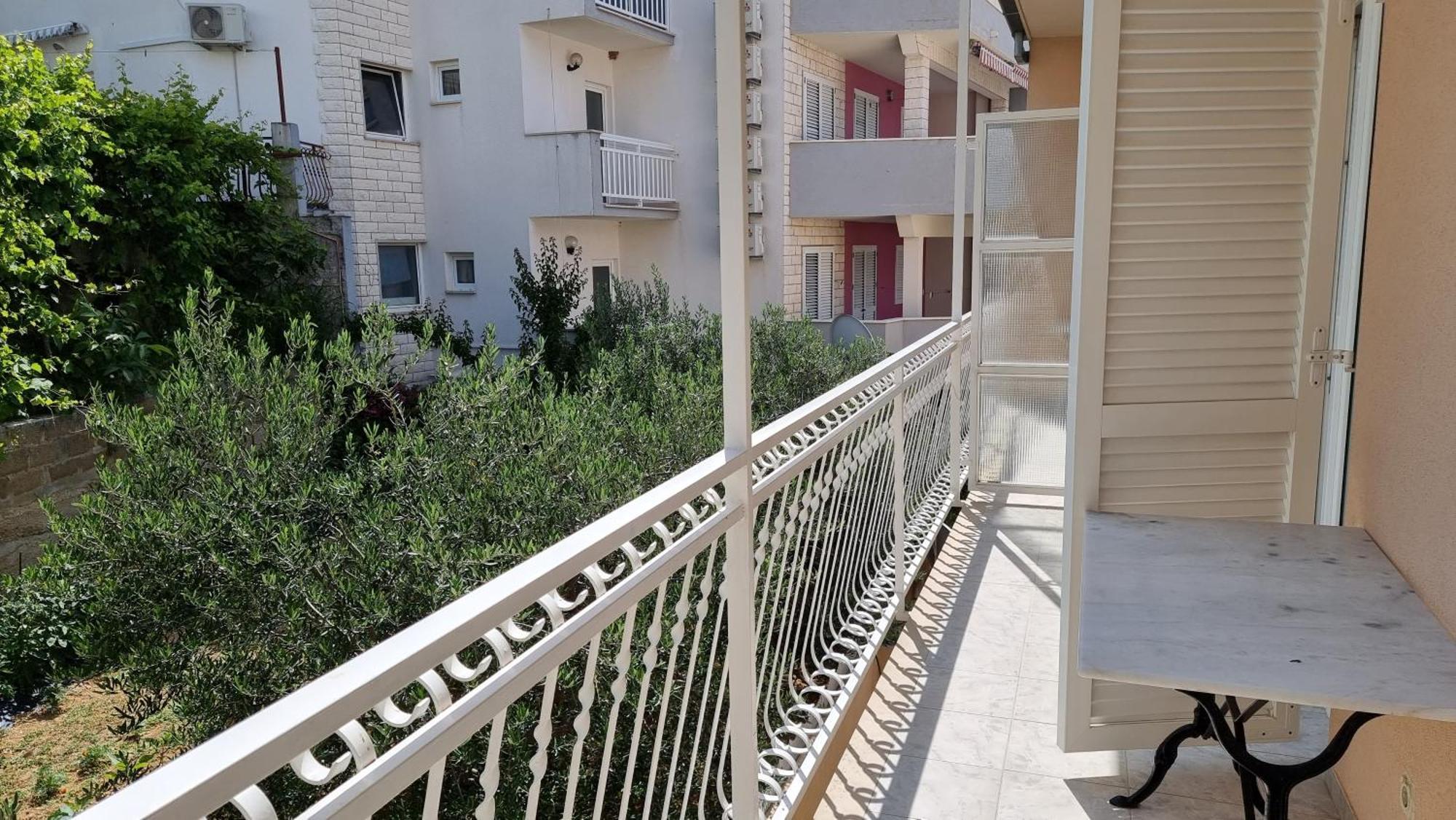 Apartments Mandalinic Omiš Eksteriør billede